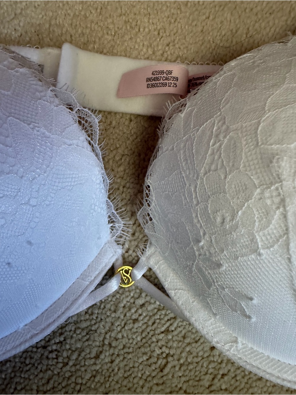 Victoria Secret White Lace Push-Up Bra with Adjustable Straps - Picture 2 of 6